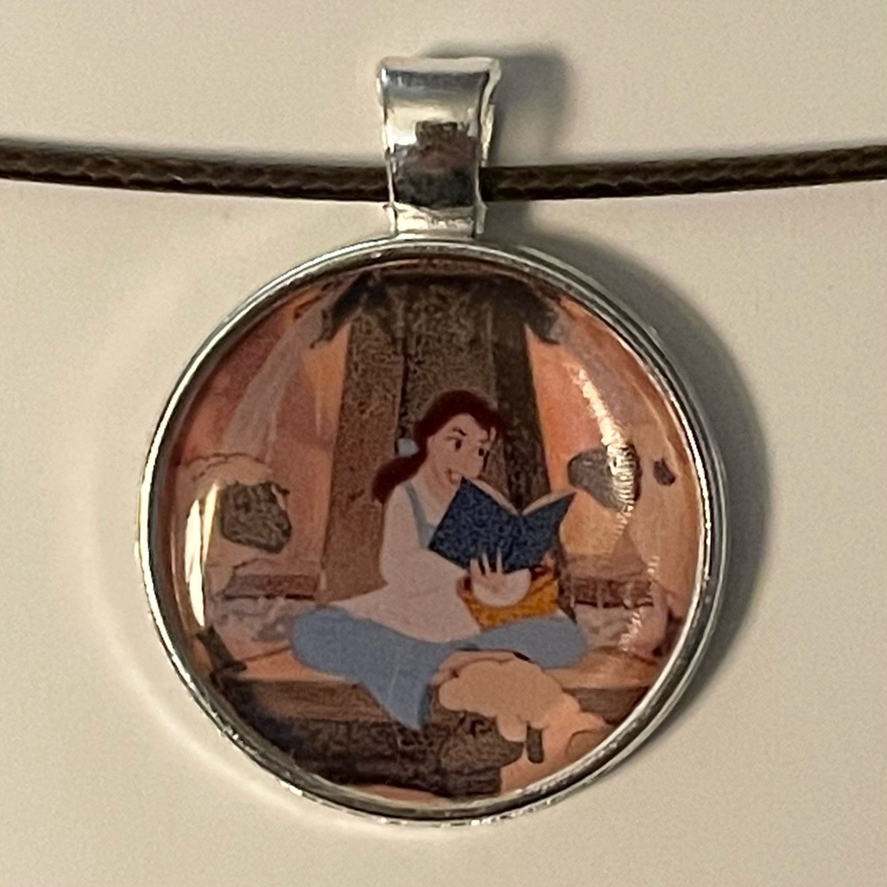 Belle Cabochon Necklace